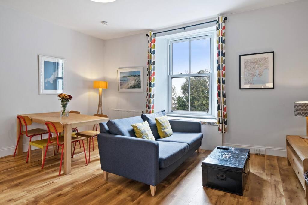 Pendennis - Bright Victorian Flat, Sea Views & Close To Beach Falmouth Esterno foto