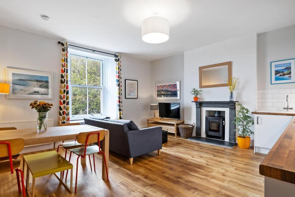 Pendennis - Bright Victorian Flat, Sea Views & Close To Beach Falmouth Esterno foto