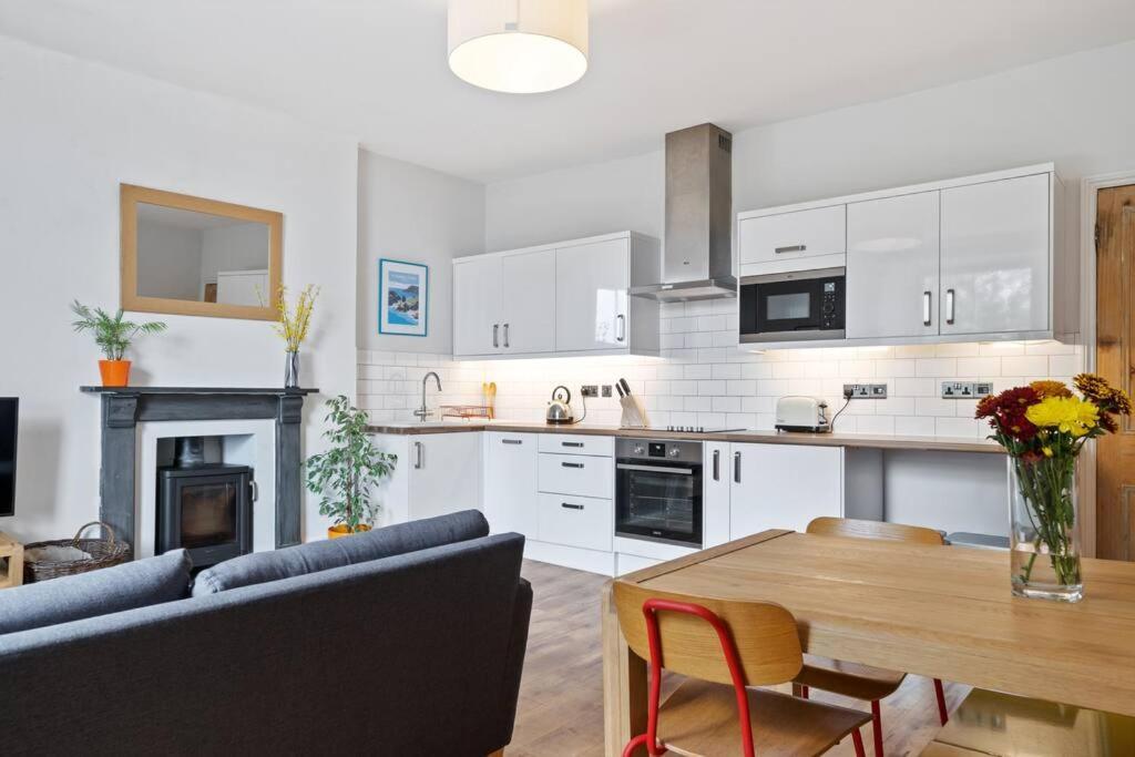 Pendennis - Bright Victorian Flat, Sea Views & Close To Beach Falmouth Esterno foto